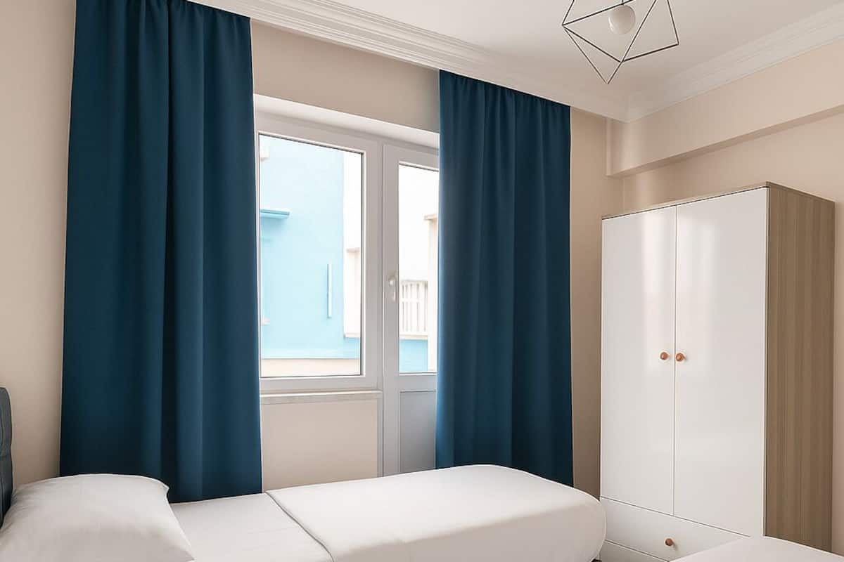 2 chambres, bureau, fer et planche à repasser, Wi-Fi gratuit