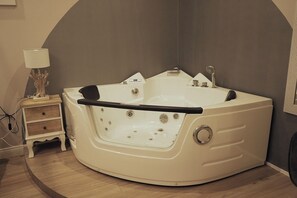 Junior Suite | 1 bedroom, free WiFi