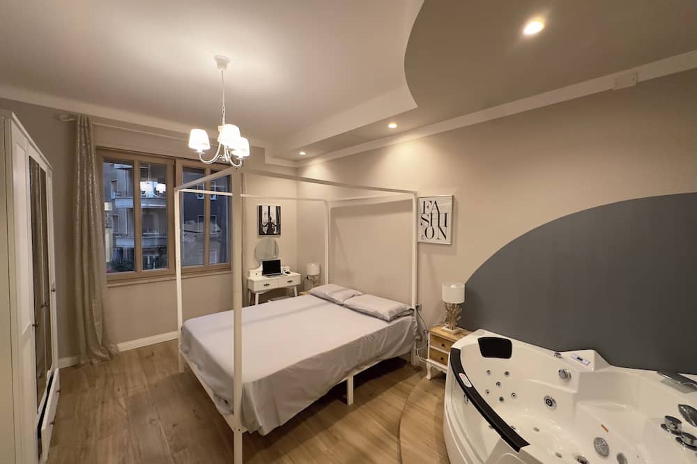 DORIAN GRAY LUXURY SUITE
