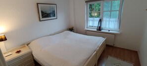 2 室のベッドルーム、アイロン / アイロン台、旅行用ベビーベッド、WiFi (無料)