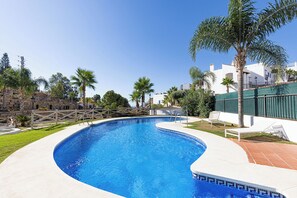 屋内プール、屋外プール