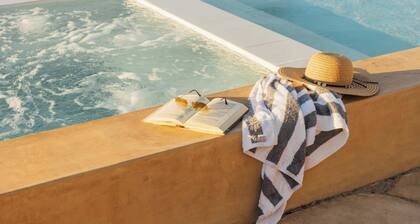 Hidden Gold House | Luxury Joshua Tree Retreat