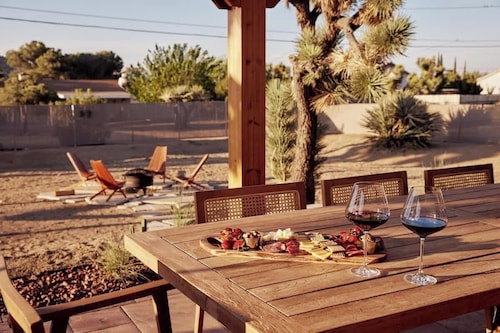 Hidden Gold House | Luxury Joshua Tree Retreat