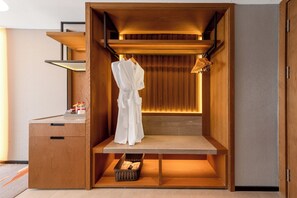 Chambre Simple Élite, 1 très grand lit, non-fumeur, vue ville