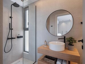 Villa | Bathroom