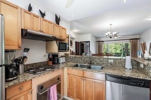 Fridge, microwave, oven, stovetop - Stylish, Spacious Condo w/ Swimming Pool & Short Walk to the Beach (Santa Cruz)