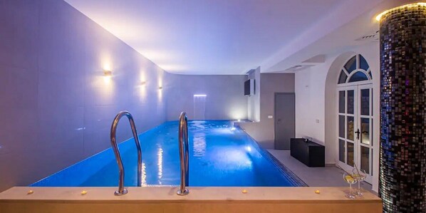Indoor pool, outdoor pool