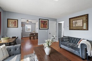 Smart TV, computer monitors