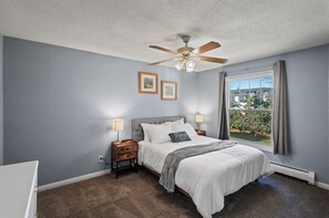 2 Schlafzimmer, Schreibtisch, Bügeleisen/Bügelbrett, WLAN