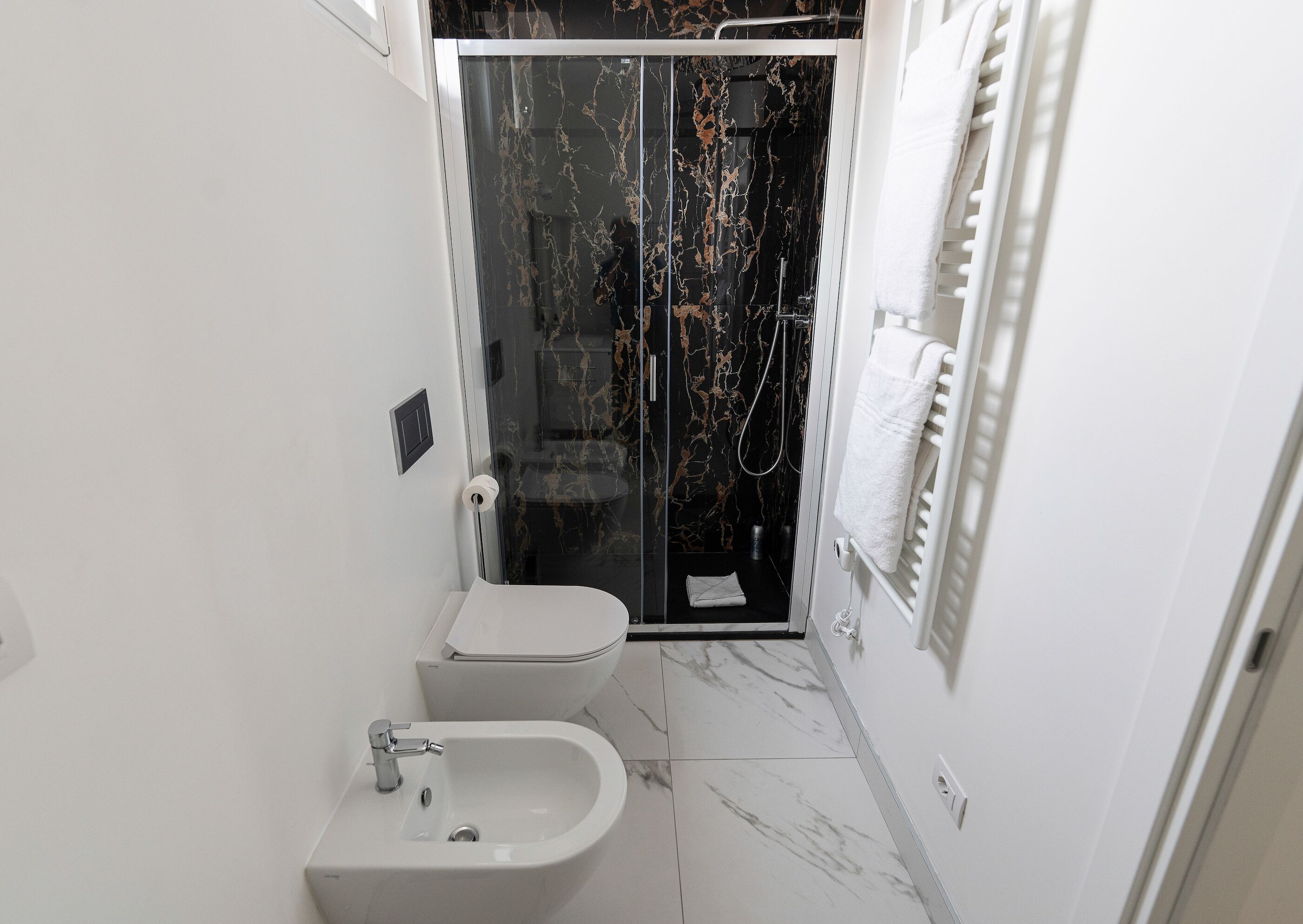 Comfort appartement, 1 tweepersoonsbed met slaapbank, keuken | Badkamer