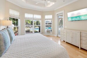 6 bedrooms, iron/ironing board, free WiFi, bed sheets