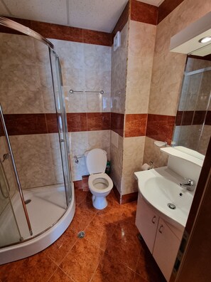 Dusche, Handtücher, Seife, Shampoo