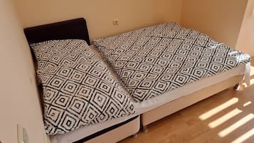 2 Schlafzimmer, Reisekinderbett, kostenloses WLAN, Bettwäsche