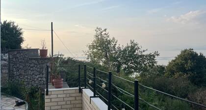 TRANQUIL LAKEHOUSE 3bedroom Villa in Zogaj Shkodër with breathtaking Lake views