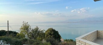 TRANQUIL LAKEHOUSE 3bedroom Villa in Zogaj Shkodër with breathtaking Lake views