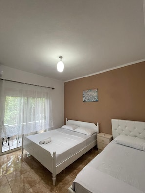 3 dormitorios, tabla de planchar con plancha, wifi y ropa de cama