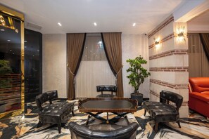 Lobby sitting area - İcon Hotel Bomonti (Istanbul)