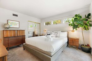 2 habitaciones, escritorio, tabla de planchar con plancha y wifi