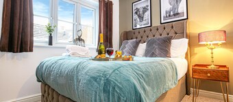 Detached 4 Bed-ultrafast Wifi,garden,free Parking