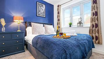 Rumah | 4 kamar tidur, setrika/meja setrika, Wi-Fi gratis, dan seprai linen