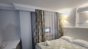 Camera Comfort con letto matrimoniale o 2 letti singoli, vista città