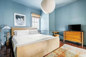 6 bedrooms, iron/ironing board, travel crib, WiFi