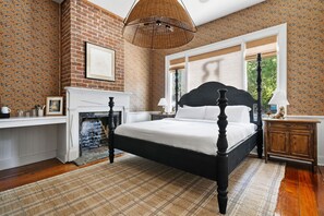 6 bedrooms, iron/ironing board, travel crib, WiFi