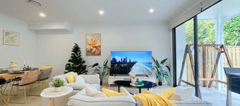 Brand New, 3BR Modern Comfort Oasis,WIFI,Parking