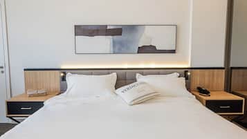 Deluxe Double Room, Bay View | 1 bedroom, minibar, desk, laptop workspace