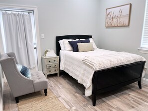 5 bedrooms, free WiFi, bed sheets