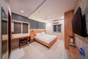 Doppia Deluxe | Biancheria da letto di alta qualità, una scrivania, lenzuola