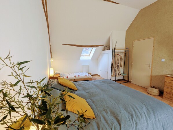 7 bedrooms, free WiFi, bed sheets