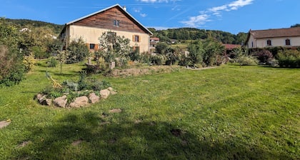Chambre familiale climatisée avec accÚs jardin
