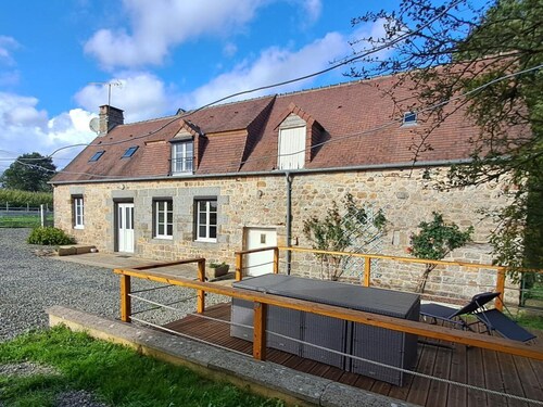 Maison restaurée avec charme à Domfront, animaux admis, wifi, près des pistes cyclables