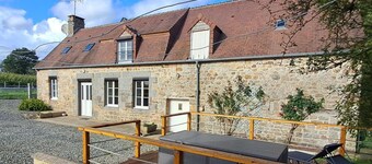 Charming renovated house in Domfront, pets allowed, wifi, near cycling routes