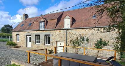 Maison restaurée avec charme à Domfront, animaux admis, wifi, prÚs des pistes cyclables