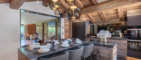 Réfrigérateur, micro-ondes, four, lave-vaisselle