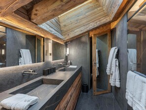 Hair dryer, towels - Luxury Chalet in Megève with Pool and Cinema (Megève)