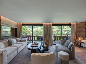 TV, peis og kontorer