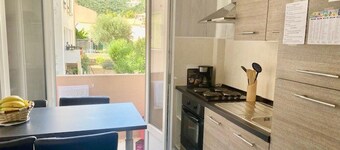 Renovated 1-bedroom apartment in city center near spas