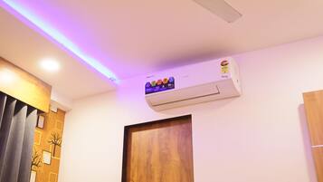 Deluxe-værelse med dobbeltseng eller 2 enkeltsenge | Premium-sengetøj, senge med topmadrasser, gratis Wi-Fi, sengetøj