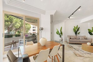 Signature Apartment | Living area