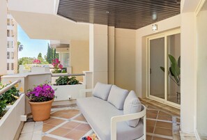 Signature Apartment | Terrace/patio