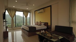 Superior Double or Twin Room | Balcony