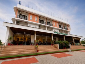 Exterior - Hotel White Lotus (Bichhiwara)