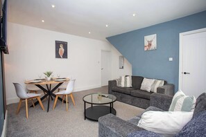 Smart TV, offices - Vacant Nests 3 bed Close to Beamish Museum | WiFi (County Durham)