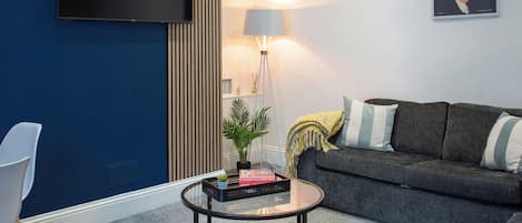 智能电视、办公室