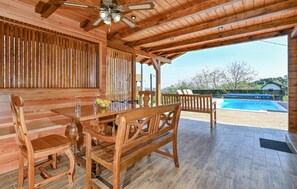 Villa | Outdoor dining - Luxury Villa in Vinogradi Ludbreski (Ludbreg)