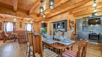 Villa | Dining