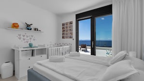 Iron/ironing board, WiFi (free) - Villa Amelie (Makarska)